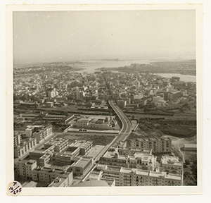 Brindisi - Foto aerea. Ponte per la Commenda - Corso Roma  Biblioteca Pubblica Arcivescovile "Annibale De Leo" Fototeca "Federico Briamo" Fondo: Fondo Briamo 1966